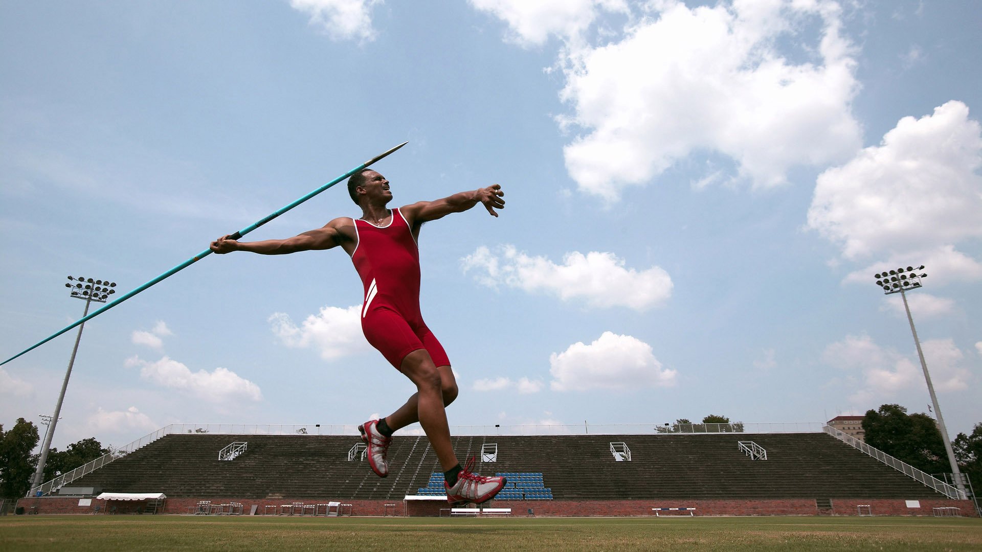 马刺球员间展开战术知识答题比赛提升认知，马刺的口令是什么