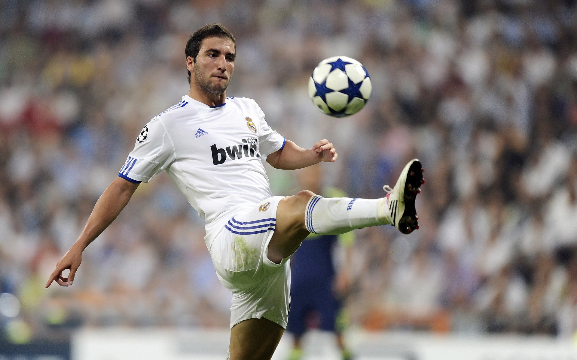 麦基翁赛后谈200米仰泳训练心得，游泳运动员麦基翁